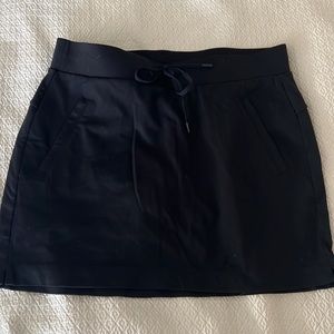 Athleta Women’s Black Skort, Pockets, Exposed Zipper, Black, Size Small